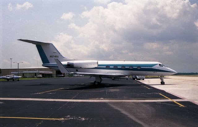 N874RA - Business jet
