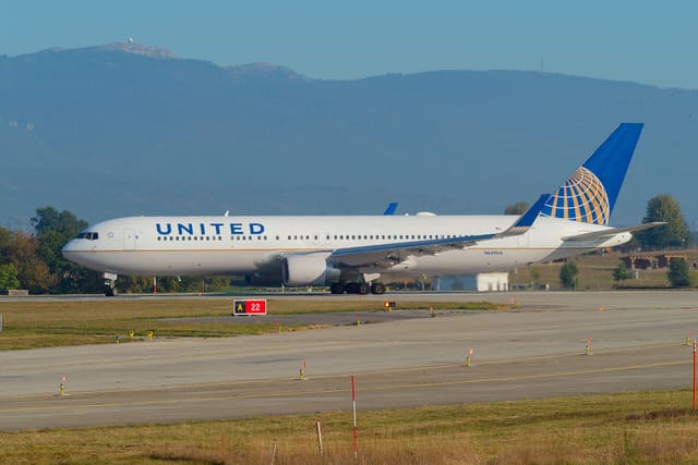 N649UA - Boeing