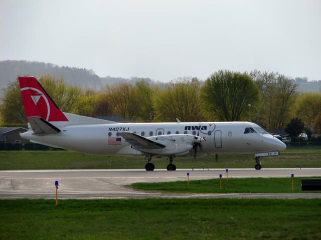 N407XJ - Twin-engine aircraft