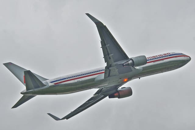 N390AA - Boeing