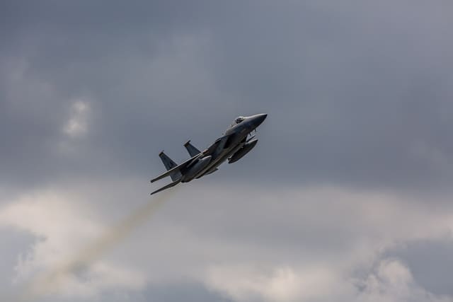  - Twin-engine aircraft