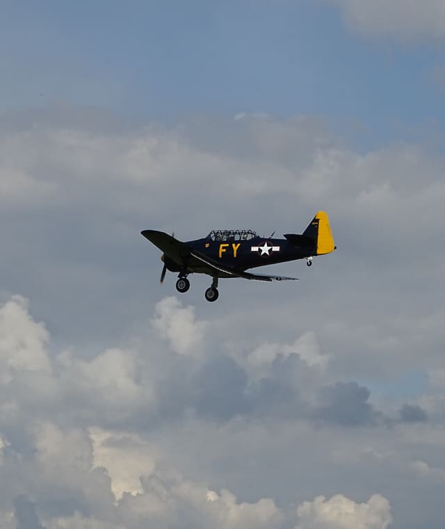 N13FY - Warbird