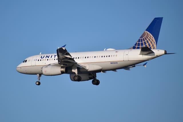 N832UA - Airbus