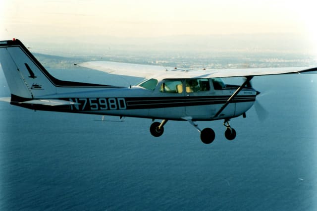 N7598D - Cessna