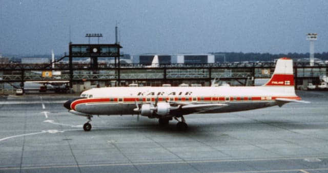 OH-KDB - Twin-engine aircraft