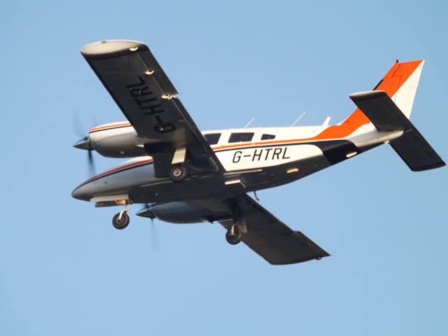 G-HTRL - Twin-engine aircraft