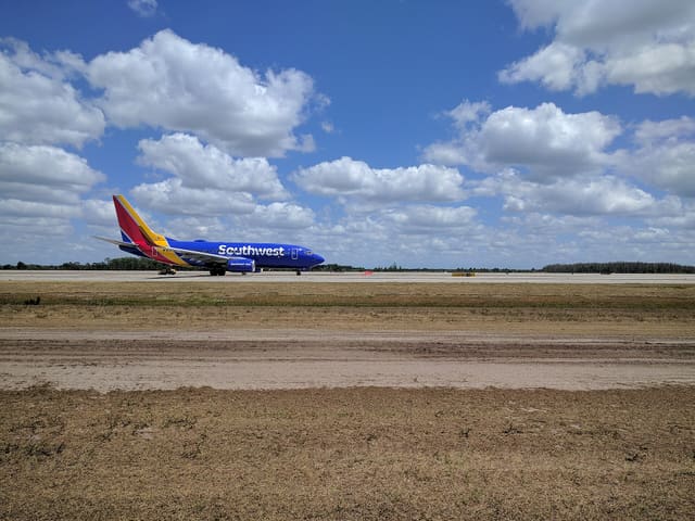 N7836A - Twin-engine aircraft