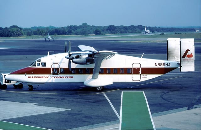 N896HA - Twin-engine aircraft