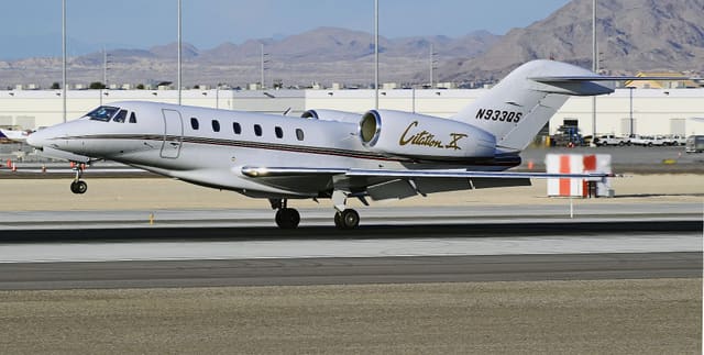 N933QS - Business jet