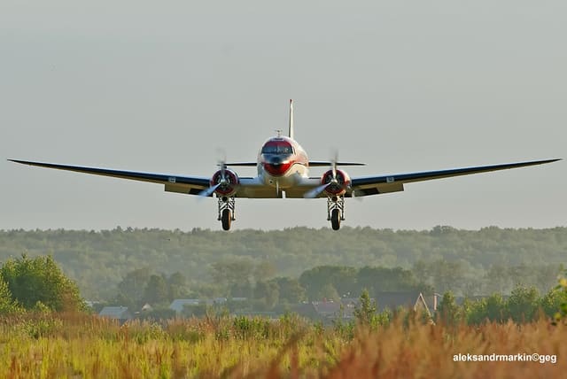 N97H - Twin-engine aircraft