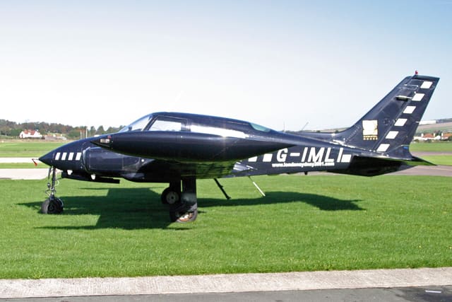 G-IMLI - Twin-engine aircraft