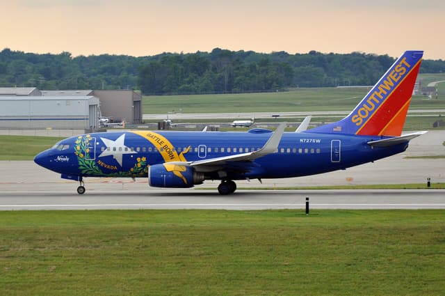 N727SW - Boeing