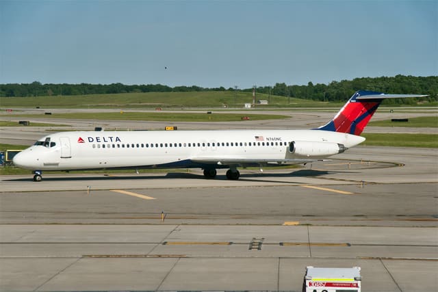 N760NC - Douglas