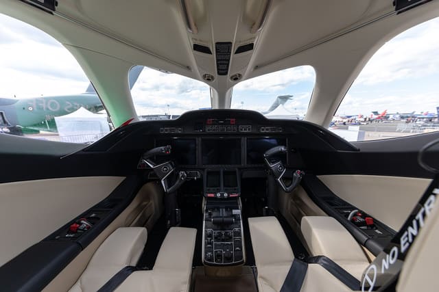N719SJ - Business jet
