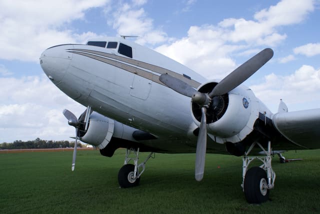 N839M - Twin-engine aircraft