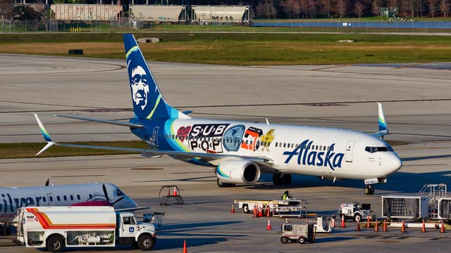 N587AS - Boeing