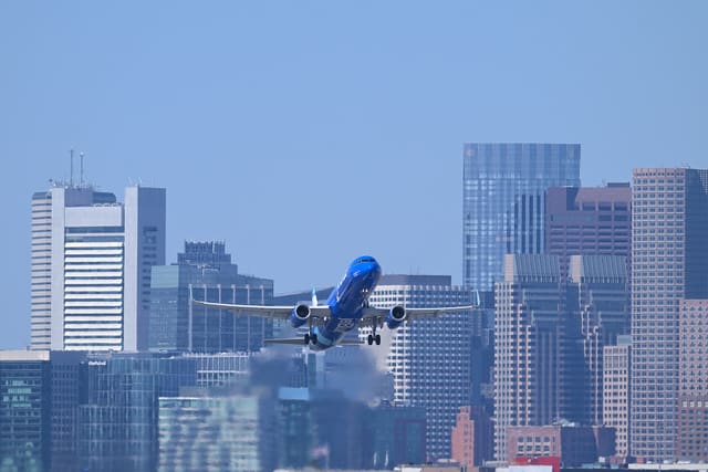 N992JB - Twin-engine aircraft