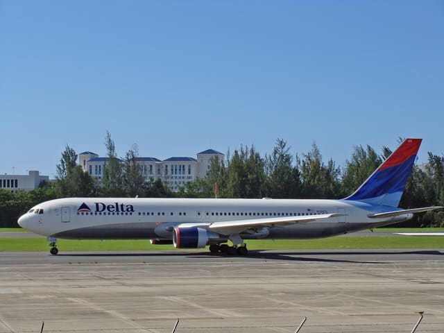 N126DL - Boeing