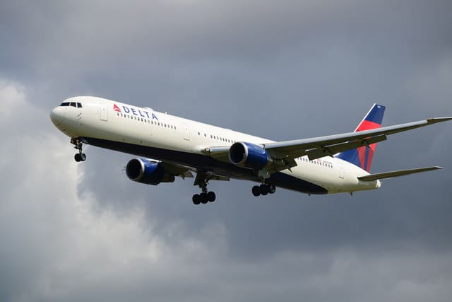 N837MH - Boeing