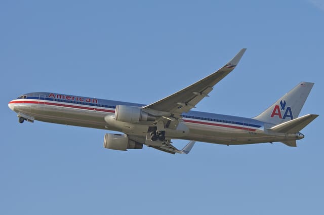 N381AN - Boeing