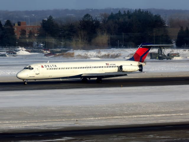N773NC - Douglas