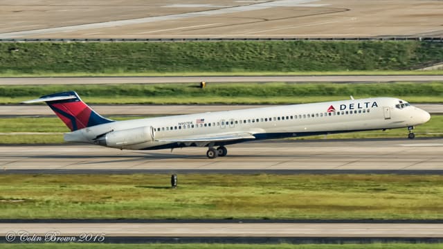 N907DE - Douglas
