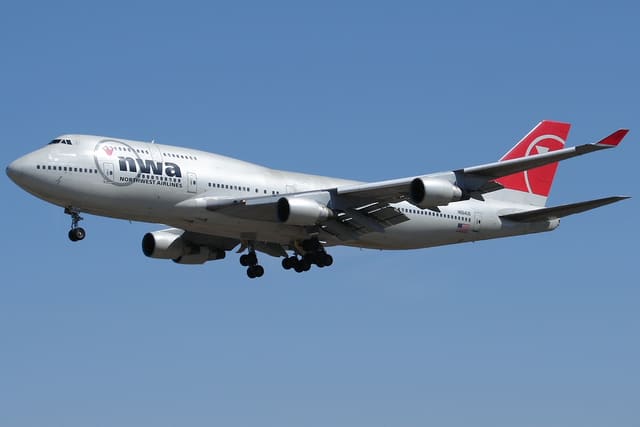 N664US - Boeing