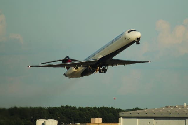 N964DL - Twin-engine aircraft