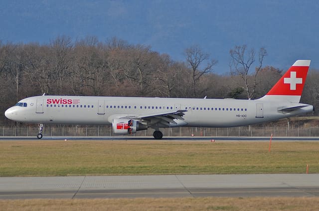 HB-IOC - Twin-engine aircraft