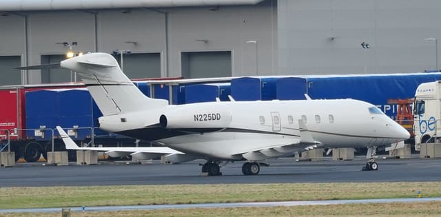 N225DD - Bombardier