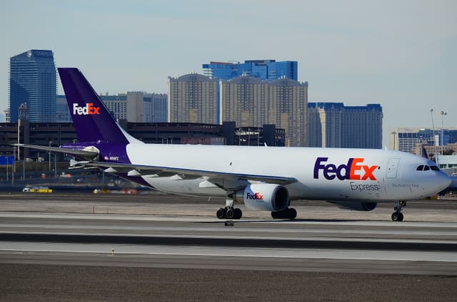 N661FE - Twin-engine aircraft