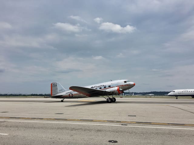  - Twin-engine aircraft