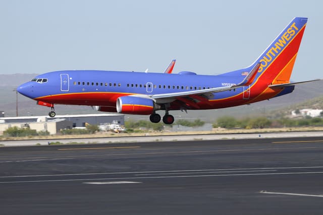 N955WN - Twin-engine aircraft