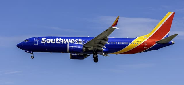 N8810L - Boeing