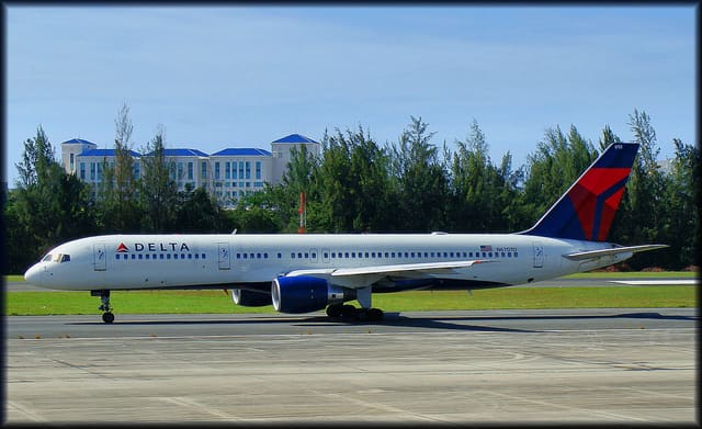N6703D - Twin-engine aircraft