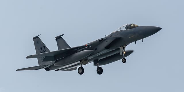  - Twin-engine aircraft