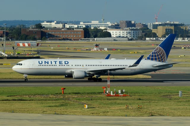 N667UA - Boeing