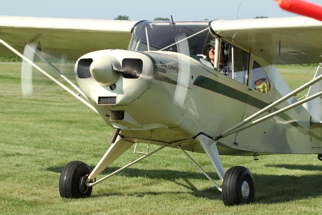 N5886H - Piper
