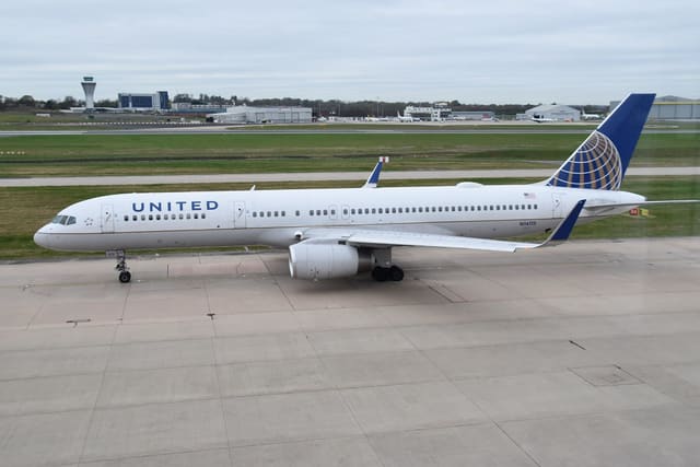 N14115 - Twin-engine aircraft