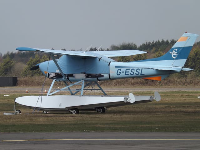 G-ESSL - Single-engine aircraft