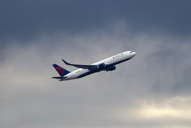 N799DN - Boeing