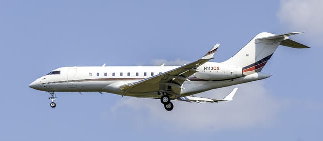 N110QS - Bombardier