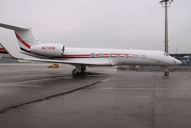 N674RW - Business jet