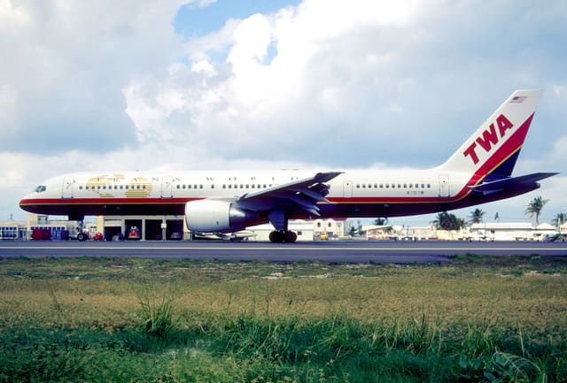 N716TW - Twin-engine aircraft