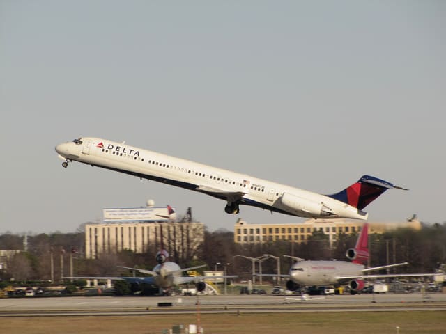 N907DE - Douglas