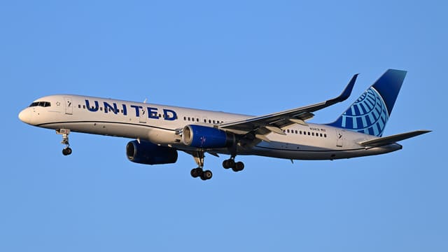 N34131 — Twin-engine aircraft