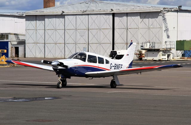 G-BNEE - Piper