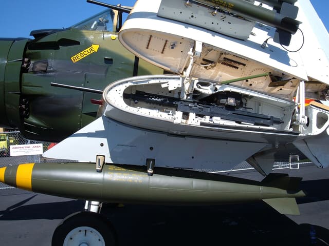 N39147 - Helicopter