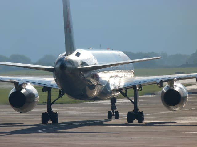 N199AN - Twin-engine aircraft