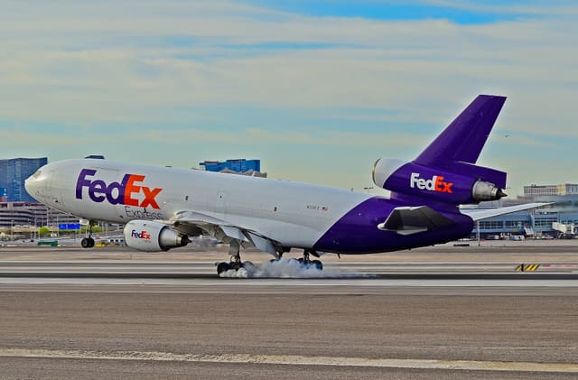 N319FE - Douglas